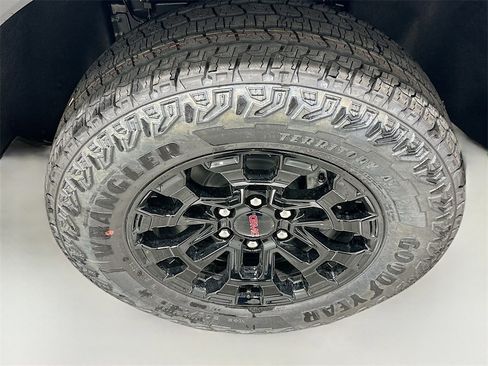 New 2026 GMC Canyon Elevation w/ Convenience Package image 31