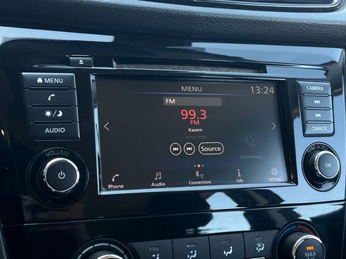 Used 2020 Nissan Rogue Sport S image 19