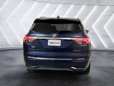 Used 2023 Buick Enclave Avenir image 5