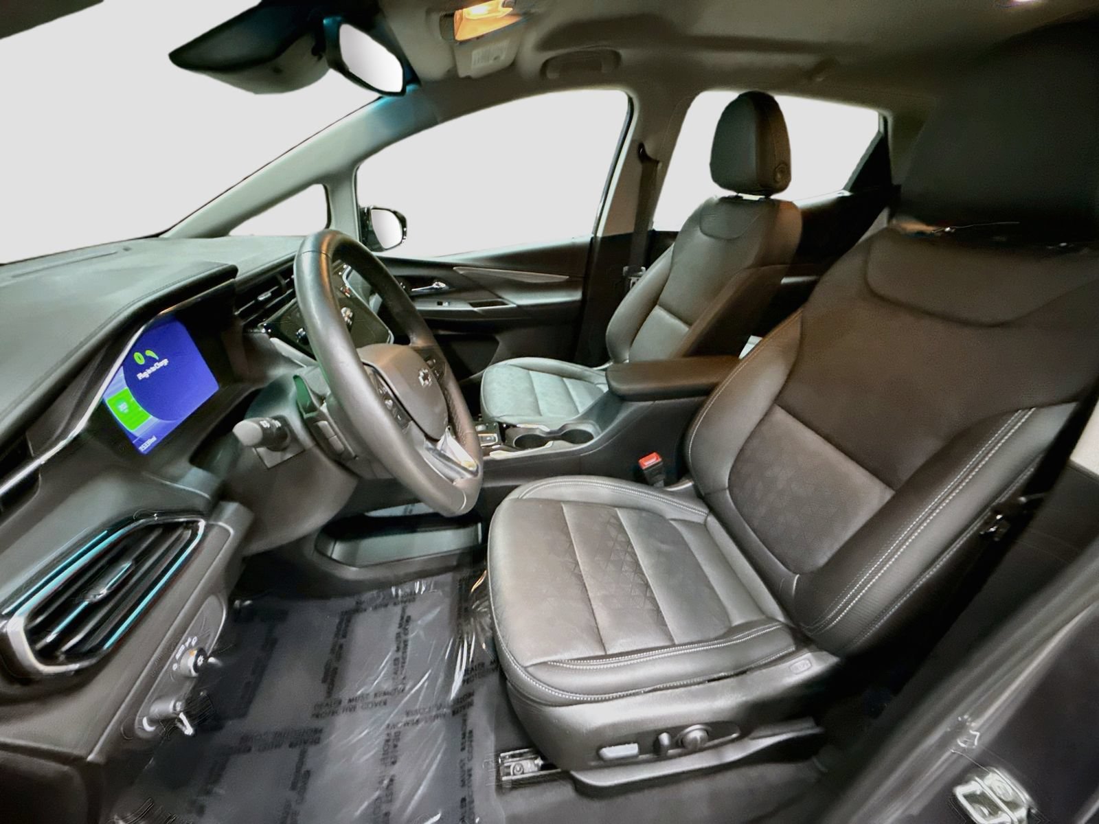 Used 2023 Chevrolet Bolt LT w/ Infotainment Package FWD image 25