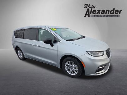 Used 2024 Chrysler Pacifica Touring-L