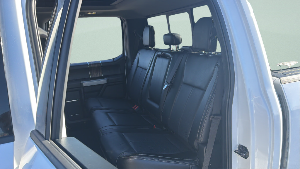Used 2019 Ford F150 Lariat w/ Equipment Group 502A Luxury AWD/4WD image 9