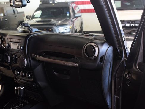 Used 2016 Jeep Wrangler Unlimited Sport w/ Quick Order Package 24S AWD/4WD image 20