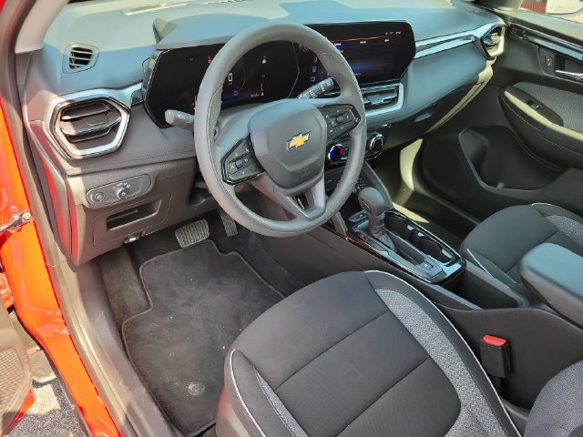 Used 2026 Chevrolet TrailBlazer LT FWD image 9