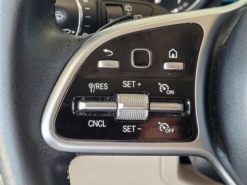 Used 2021 Mercedes-Benz GLC 300 4MATIC image 24