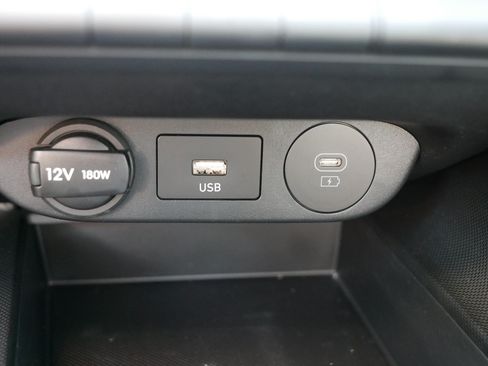 Certified 2025 Hyundai Elantra SE FWD image 33
