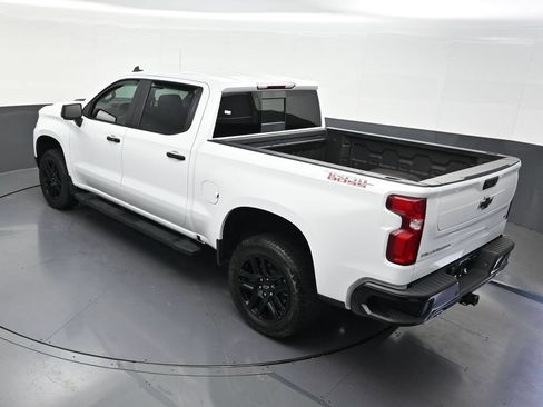 Used 2025 Chevrolet Silverado 1500 LT Trail Boss w/ LT Trail Boss Premium Package AWD/4WD image 17