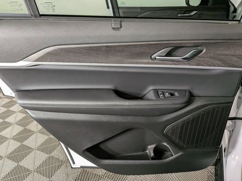 New 2025 Jeep Grand Cherokee L Limited w/ Luxury Tech Group II image 28