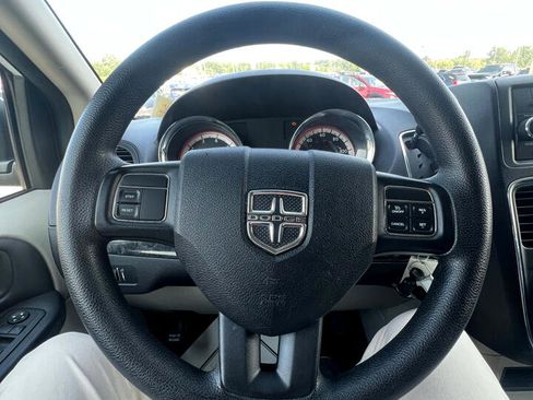 Used 2014 Dodge Grand Caravan SXT image 15