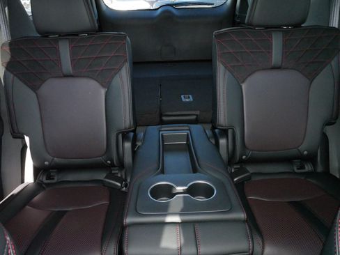 Used 2026 Honda Pilot Black Edition image 13