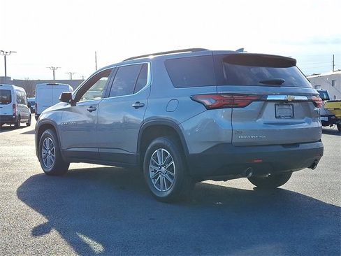 Used 2023 Chevrolet Traverse LT image 7