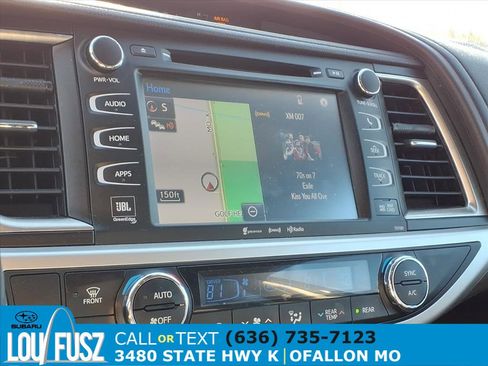 Used 2018 Toyota Highlander Limited image 11