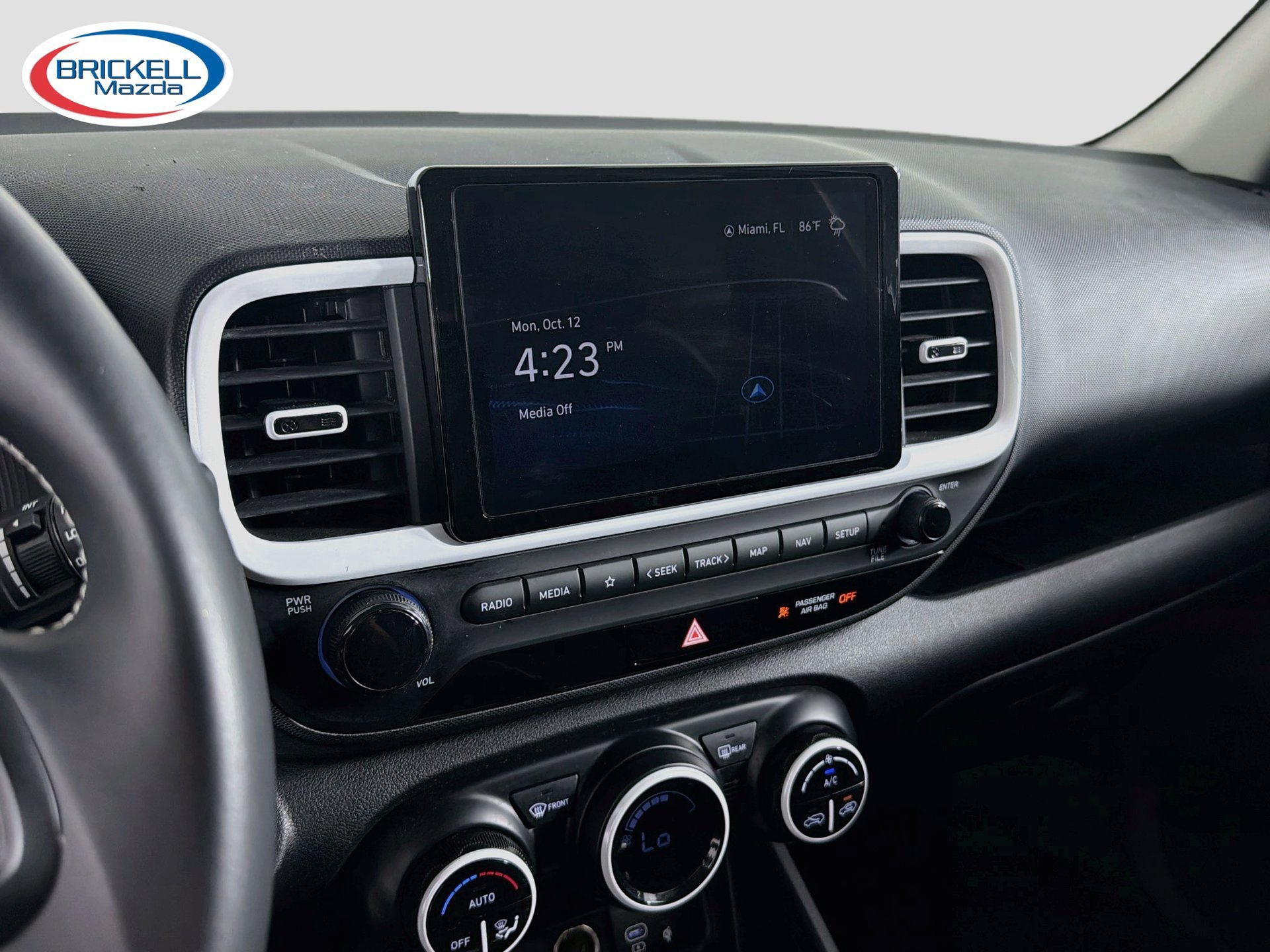 Used 2024 Hyundai Venue Limited FWD image 25