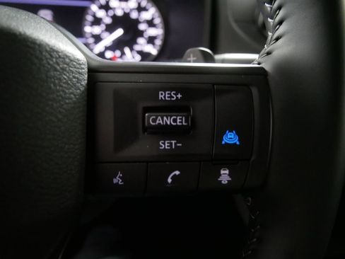 Used 2025 Nissan Rogue SV image 19