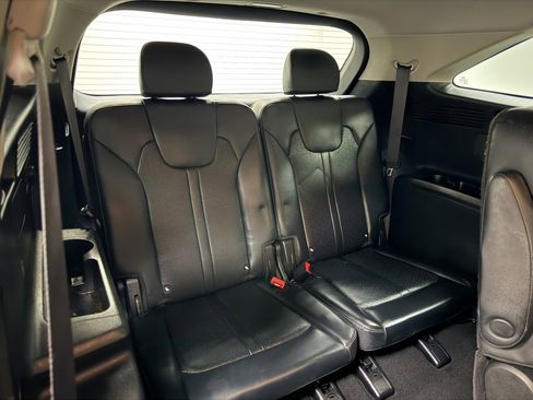 Used 2021 Kia Sorento S image 19