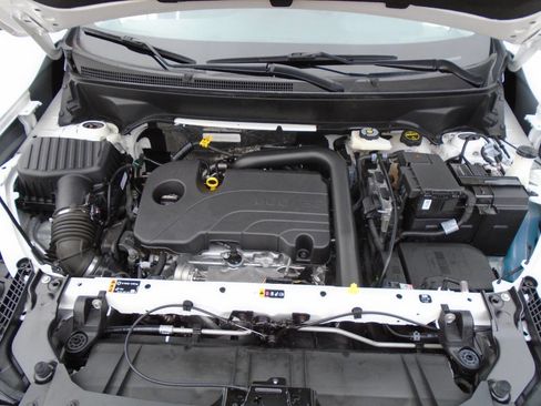 Used 2024 GMC Terrain SLE image 17