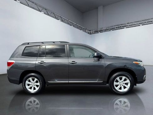 Used 2013 Toyota Highlander SE AWD/4WD image 3