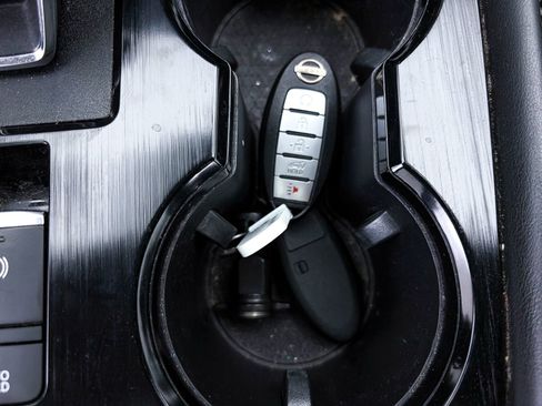 Used 2022 Nissan Rogue SL w/ SL Premium Package image 30