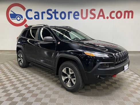 Used 2018 Jeep Cherokee Trailhawk w/ Cold Weather Group image 1
