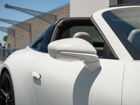 Certified 2023 Porsche 911 Targa 4 GTS AWD/4WD image 29