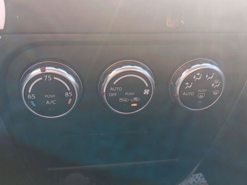 Used 2009 Suzuki SX4 AWD Hatchback w/ Touring Pkg image 20