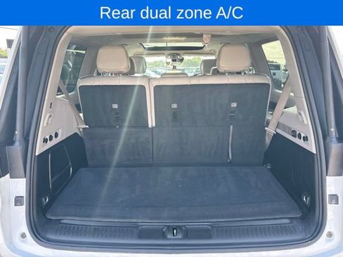 Used 2024 Jeep Wagoneer 2WD w/ Premium Group I image 18