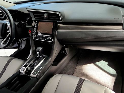 Used 2019 Honda Civic EX image 15