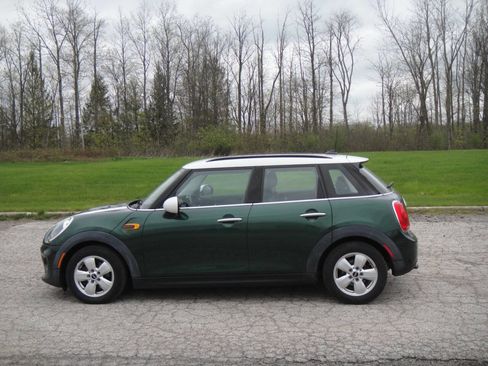 Used 2015 MINI Cooper 4-Door Hardtop FWD image 6