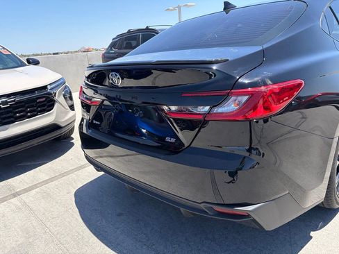 Used 2025 Toyota Camry SE w/ Convenience Package FWD image 4