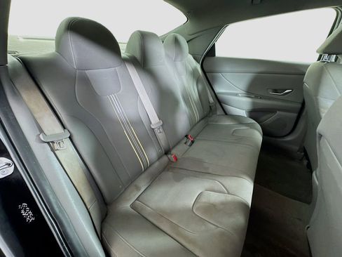 Used 2023 Hyundai Elantra SEL w/ Convenience Package image 28