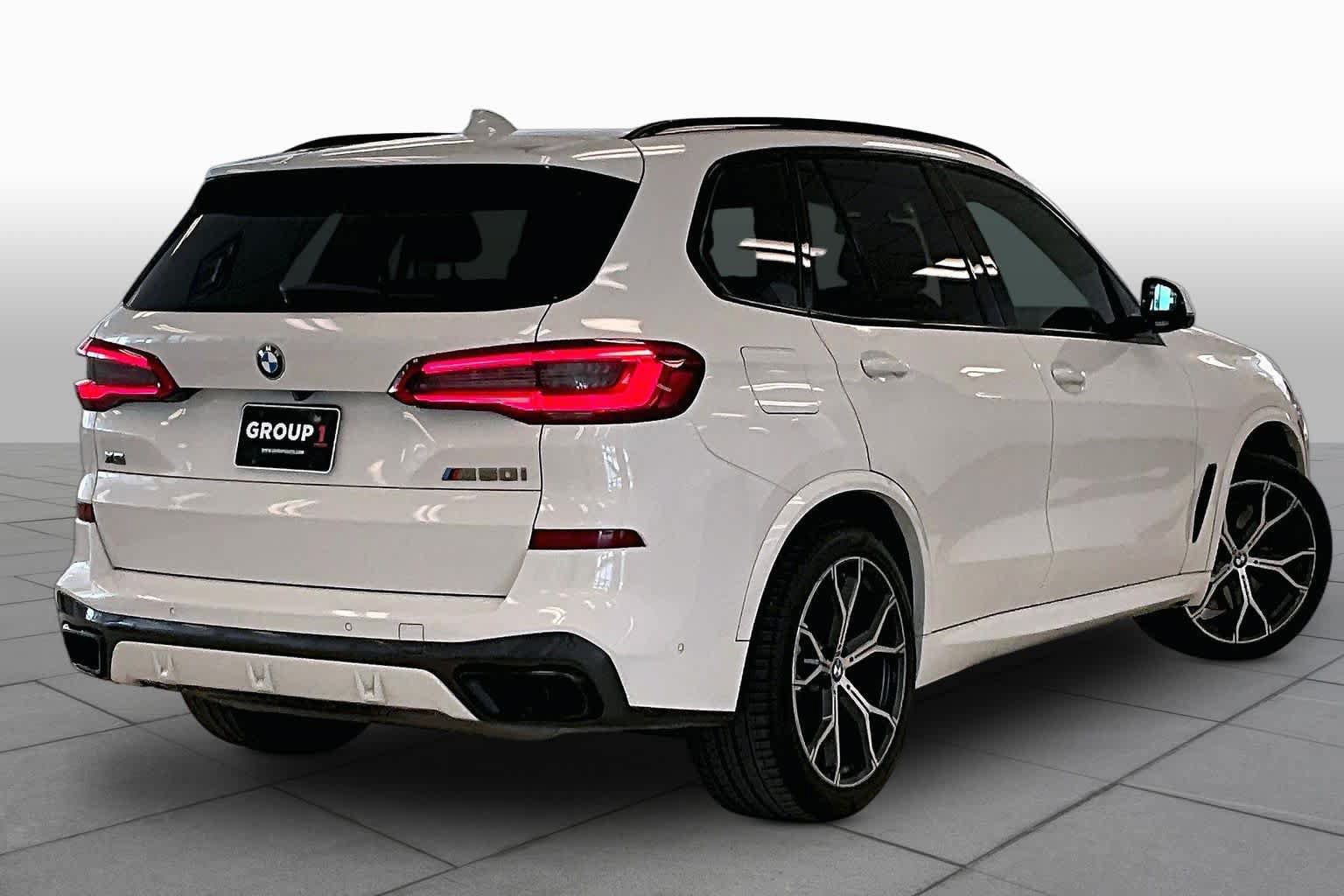 Used 2020 BMW X5 M50i AWD/4WD image 11