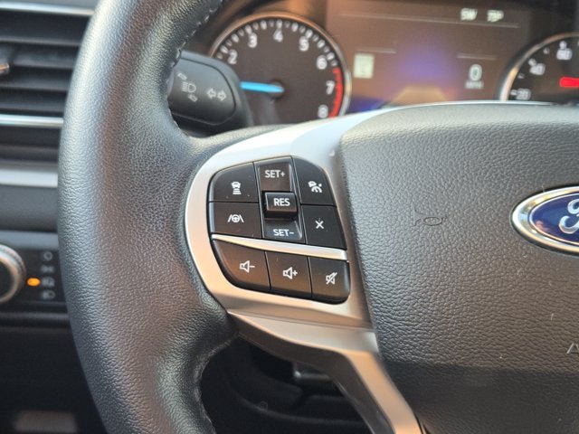 Used 2022 Ford Explorer XLT w/ Equipment Group 202A AWD/4WD image 29