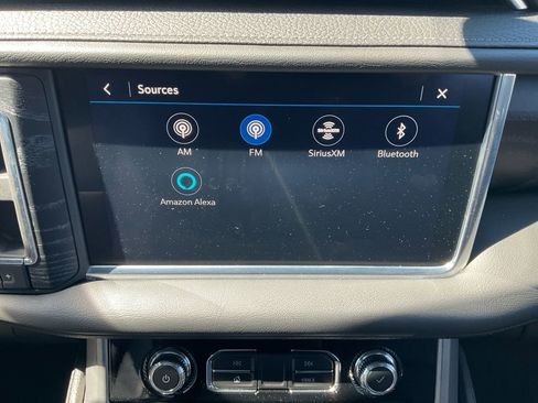 Used 2021 GMC Yukon XL Denali w/ Denali Premium Package image 19