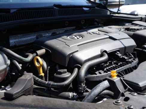 Used 2019 Volkswagen Jetta GLI image 8