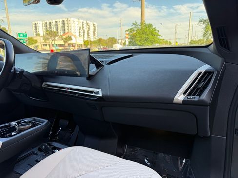 Used 2023 BMW iX xDrive50 w/ Sport Package image 19