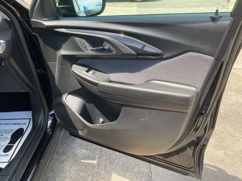 Used 2023 Chevrolet TrailBlazer LT w/ Convenience Package image 35