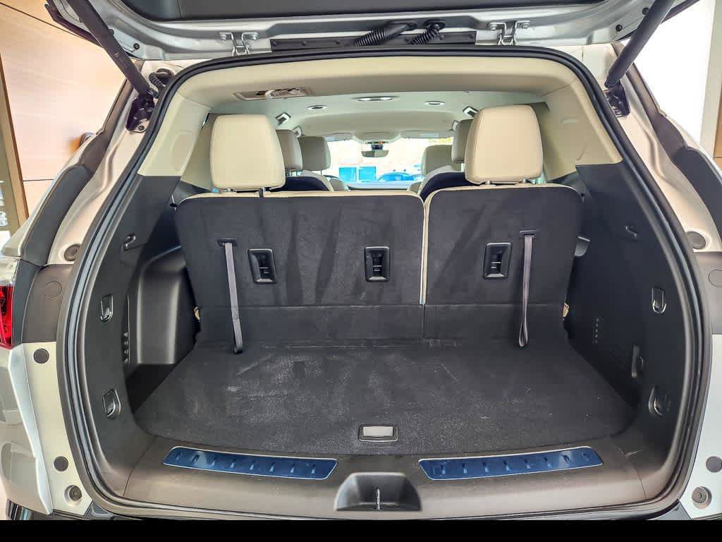 Used 2022 Buick Enclave Premium w/ Surround and Sites Package AWD/4WD image 22