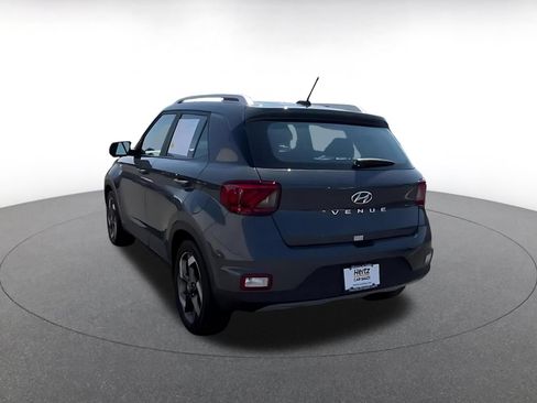 Used 2026 Hyundai Venue SEL FWD image 9