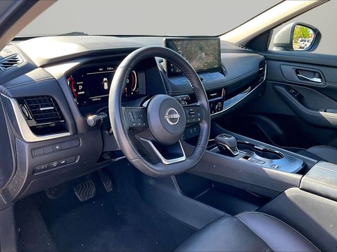 Used 2024 Nissan Rogue SL FWD image 13
