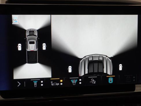 Used 2022 Chevrolet Silverado 1500 ZR2 w/ Technology Package image 27