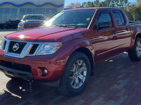 Used 2020 Nissan Frontier SV image 5