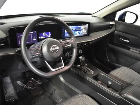 Used 2025 Nissan Kicks SV w/ SV Premium Package AWD/4WD image 12