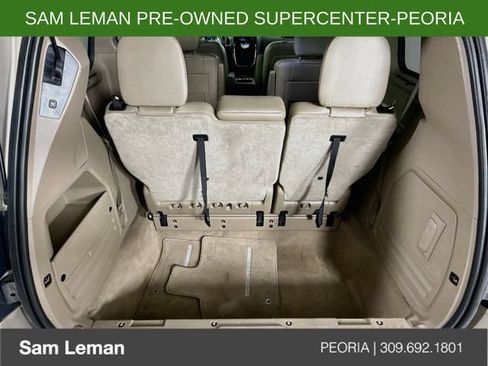 Used 2014 Chrysler Town & Country Touring-L w/ Driver Convenience Group FWD image 25