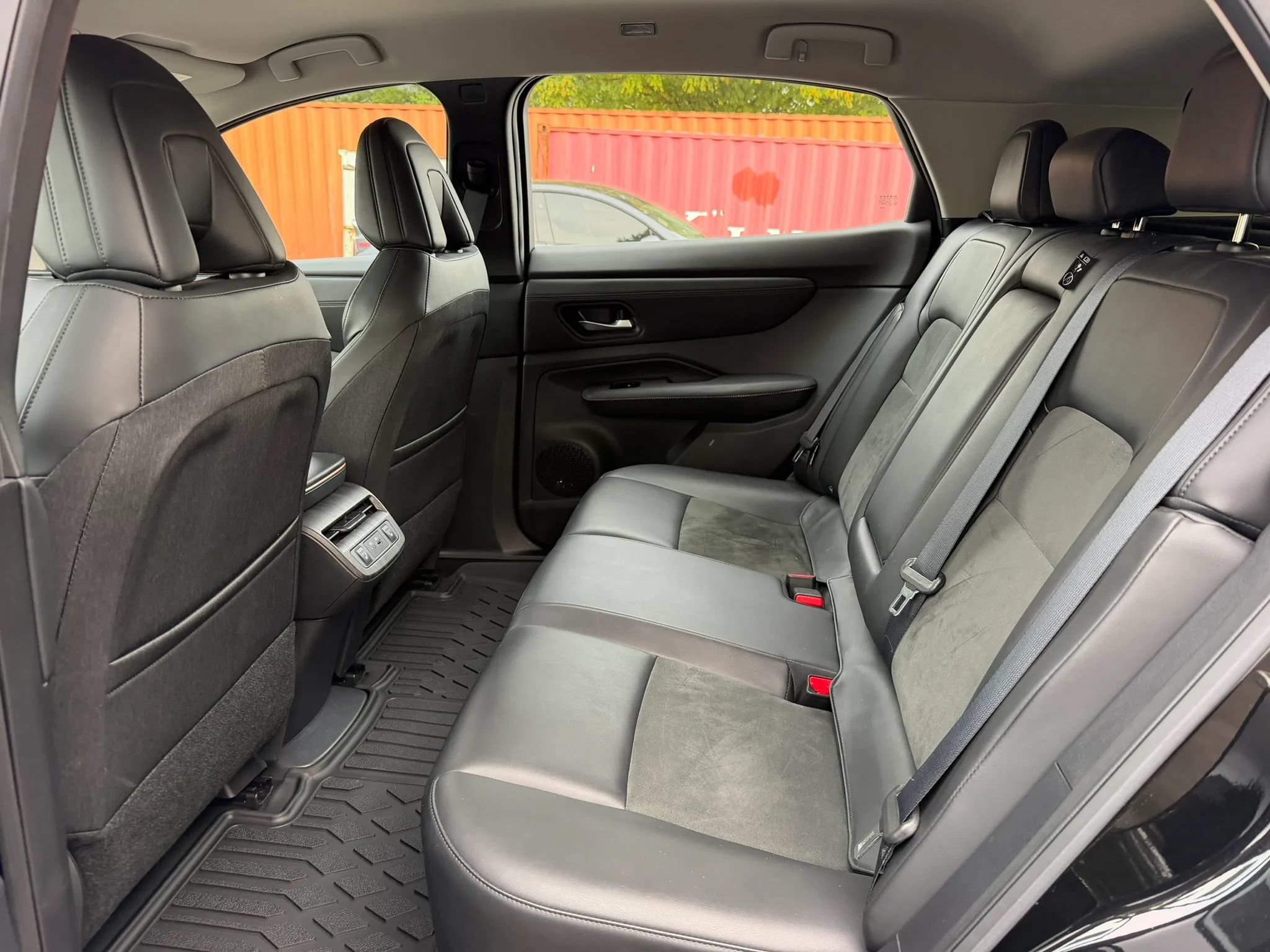Used 2023 Nissan Ariya FWD image 15