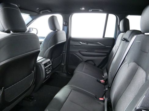 Used 2024 Jeep Grand Cherokee Laredo w/ Luxury Tech Group I image 31