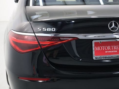 Used 2022 Mercedes-Benz S 580 4MATIC Sedan w/ AMG Line Package image 81