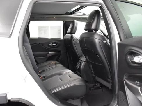 Used 2022 Jeep Cherokee Limited AWD/4WD image 18
