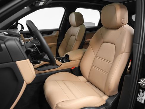 New 2026 Porsche Cayenne image 5