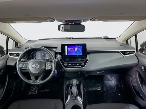 Used 2025 Toyota Corolla LE FWD image 12