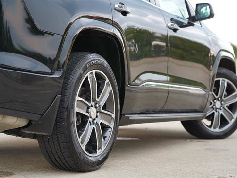 Used 2017 GMC Acadia Denali AWD/4WD image 11